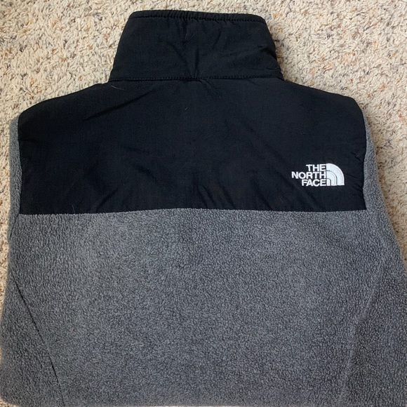 ❌SOLD❌ Grey and black North Face full zip - Picture 5 of 6